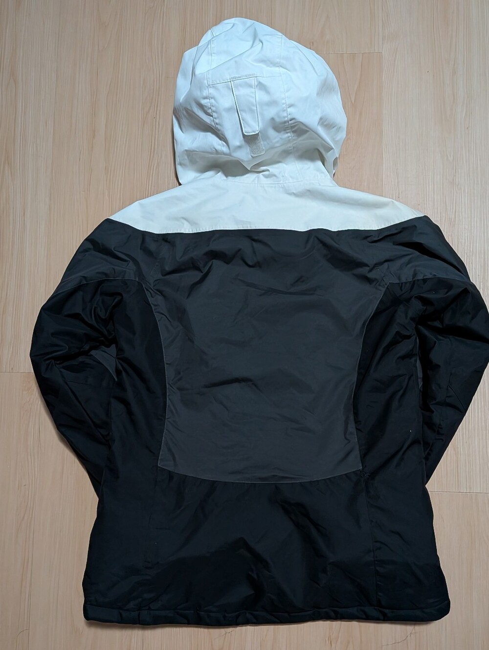 Columbia Women's Medium Rosie Run Omni-Tech Insulated Jacket Shark White Black - Picture 6 of 8